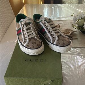 Gucci Beige GG Supreme Sneakers with Green and Red Web